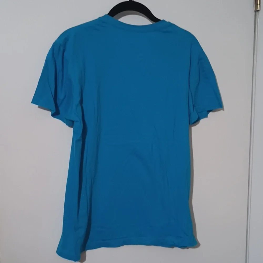 Polo mens medium V neck shirt sleeve tshirt